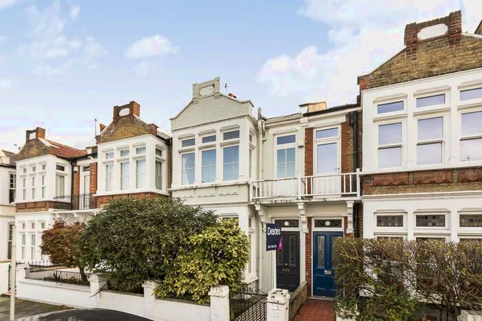 4 Bedroom Flat To Rent In Gowan Avenue, London, SW6