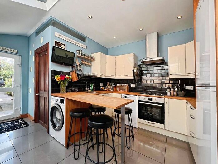 2 Bedroom End Of Terrace House For Sale In Whitfeld Road, Ashford, TN23