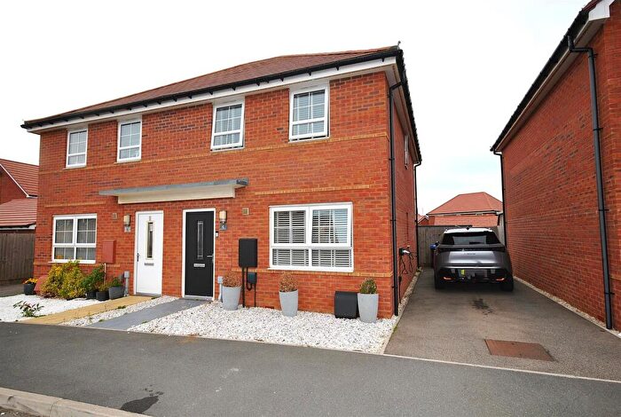 3 Bedroom Semi-Detached House For Sale In Kipling Way, Overstone, Northampton, NN6