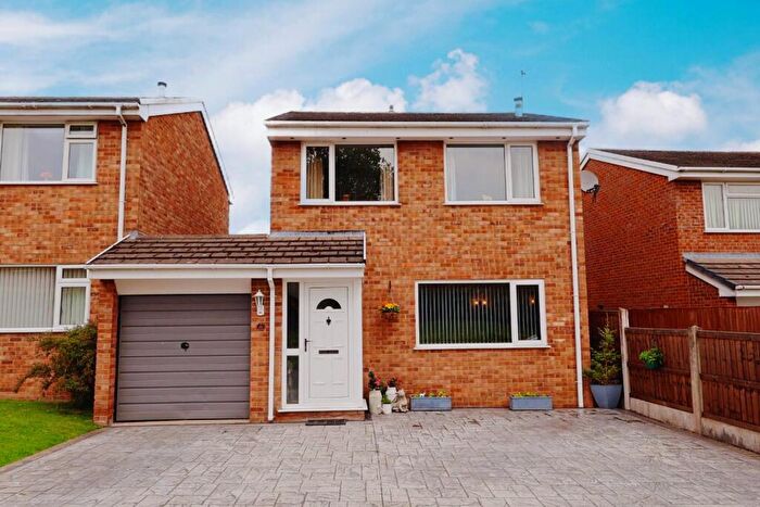3 Bedroom Link Detached House For Sale In Chatsworth Drive, Gwersyllt, Wrexham, LL11