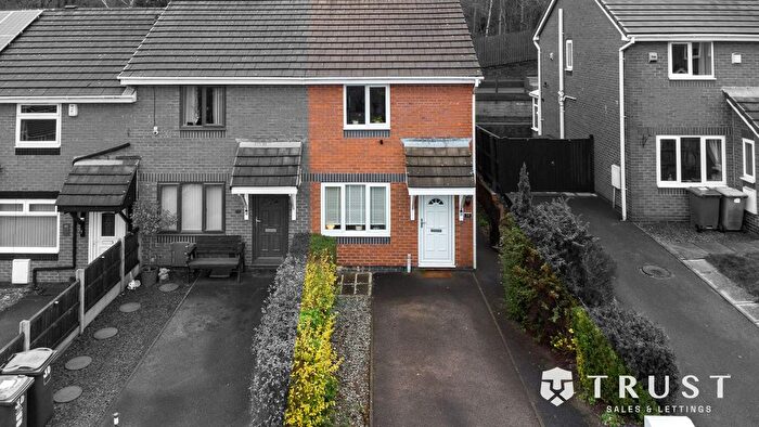 2 Bedroom End Of Terrace House For Sale In Stonedene Court, Heckmondwike, WF16