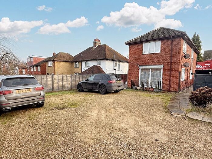1 Bedroom Flat For Sale In Desborough Avenue, High Wycombe, HP11