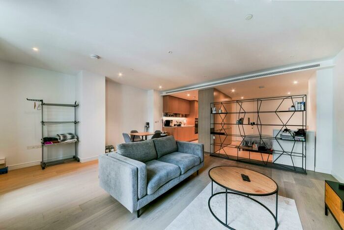 Apartment To Rent In Park Drive, Canary Wharf, E14