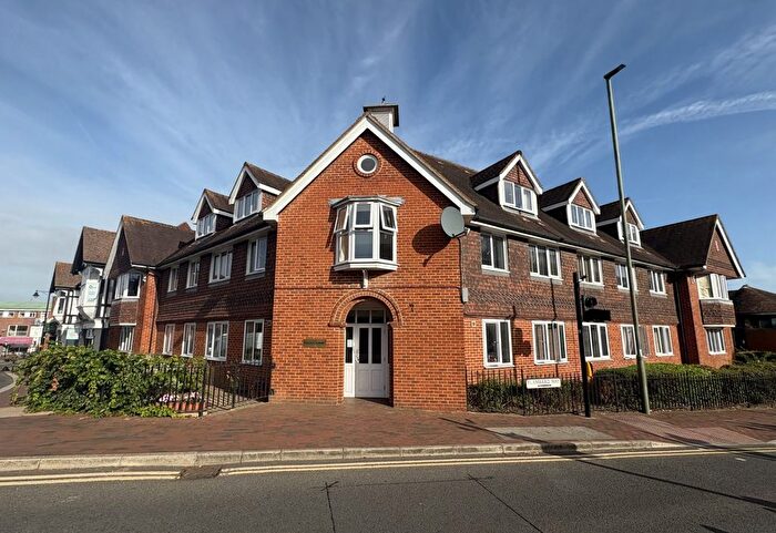 2 Bedroom Flat For Sale In Flambard Way, Godalming, GU7