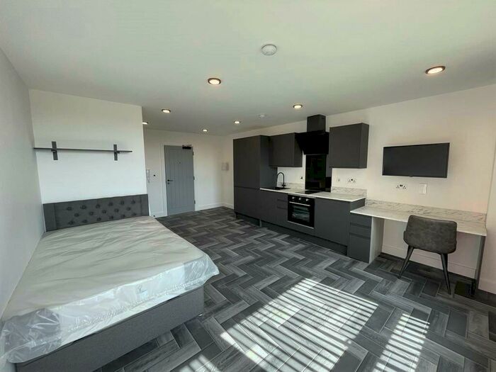 Studio To Rent In High Road, Beeston, NG9