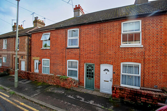 2 Bedroom Terraced House To Rent In New Cross Road, Guildford, GU2