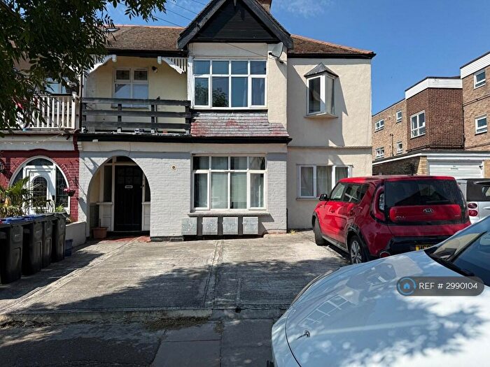 1 Bedroom Flat To Rent In Lovelace Avenue, Southend-On-Sea, SS1