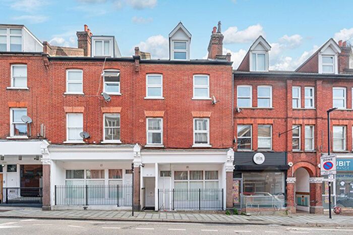 2 Bedroom Flat To Rent In Shrubbery Road, Streatham, London, SW16