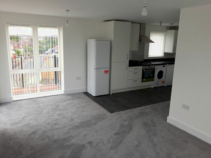 2 Bedroom Flat To Rent In Warren Crescent, Southampton, SO16