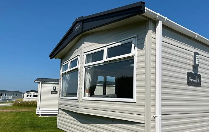 3 Bedroom Park Home For Sale In Hamlet Close, North Walsham, NR28