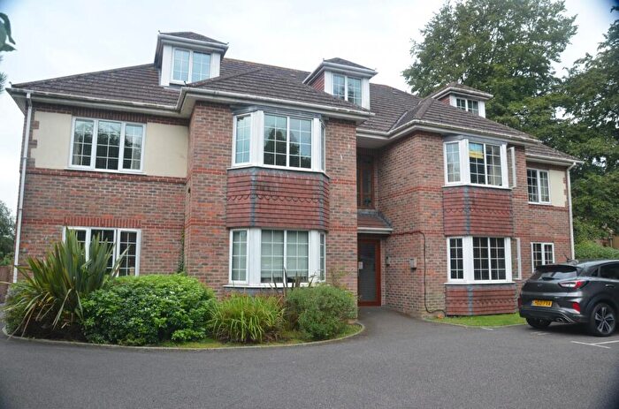 2 Bedroom Flat To Rent In Bedroom Flat In Winton, BH3