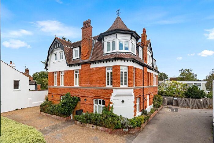 2 Bedroom Flat For Sale In White Hart House, High Street, Hampton, TW12