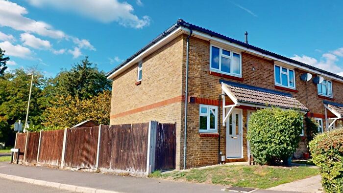 2 Bedroom End Of Terrace House For Sale In Penwith Walk, Woking, Surrey, GU22