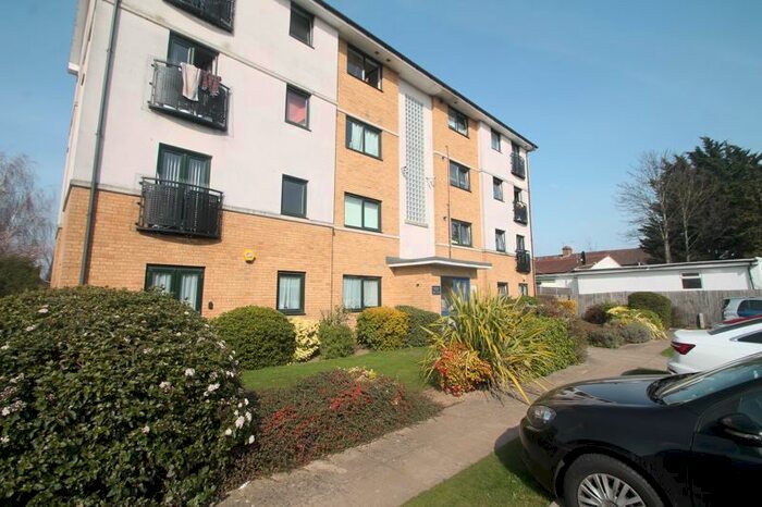 2 Bedroom Flat To Rent In Meridan Court, Yeading Lane, Hayes, UB4