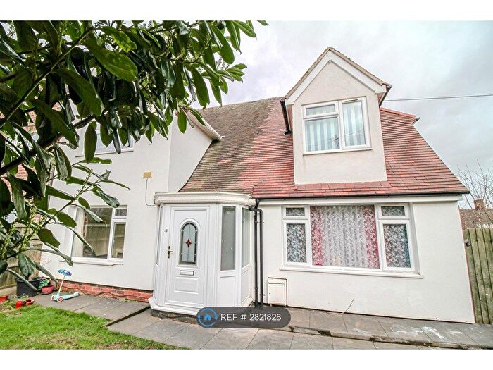 5 Bedroom Semi Detached House To Rent In Hereford Road, Nottingham, NG3