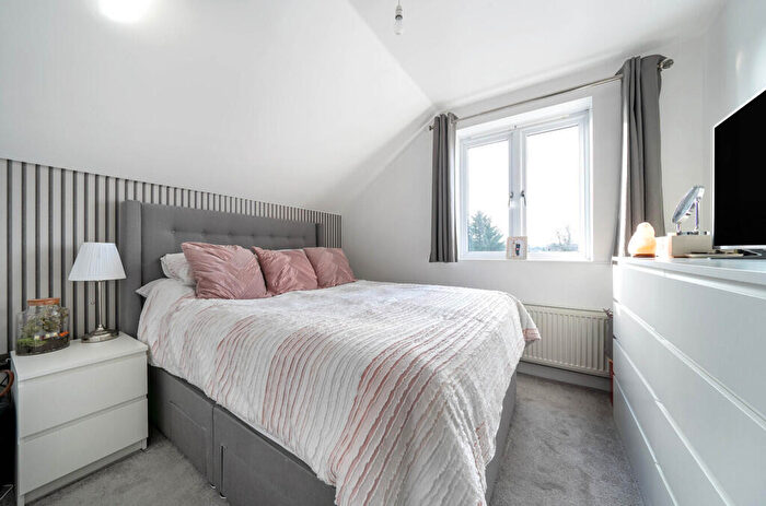 2 Bedroom Flat For Sale In Halfway Street, Sidcup, DA15