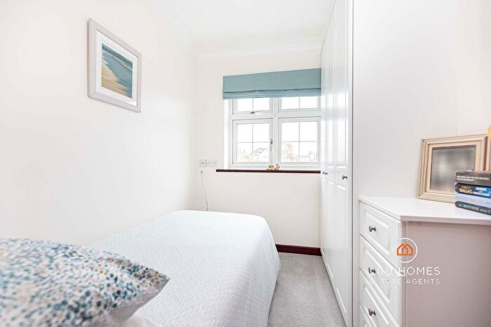 3 Bedroom Terraced House For Sale In Elizabeth Road, Poole, BH15