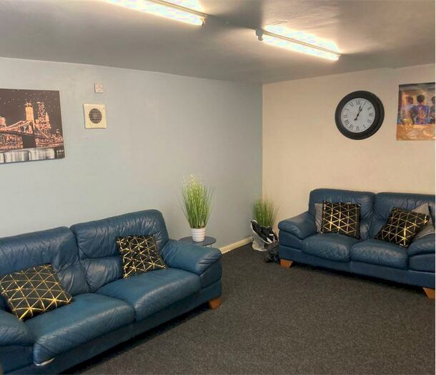 10 Bedroom Semi-Detached House To Rent In Crookesmoor Road, Sheffield, S6