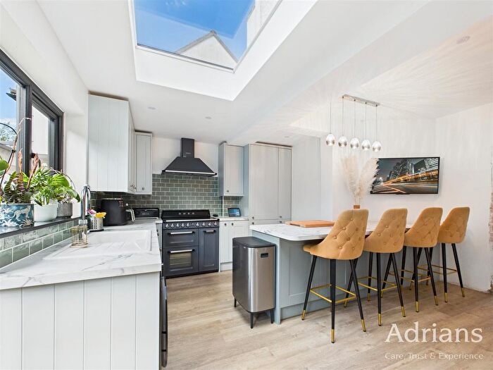 4 Bedroom Detached House For Sale In Longstomps Avenue, CM2