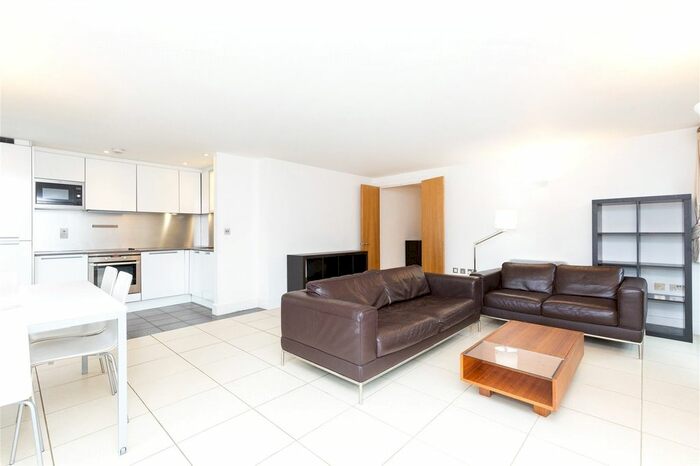 2 Bedroom Flat To Rent In Epstein Court, A Essex Road, London, N1
