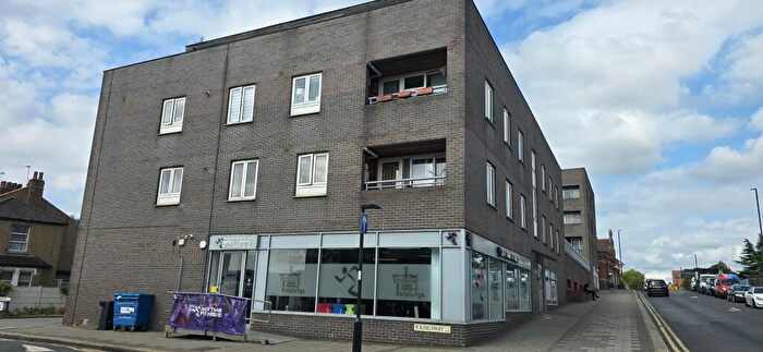 1 Bedroom Apartment To Rent In Southbury Road, Enfield, EN3