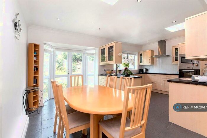 3 Bedroom Semi-Detached House To Rent In Wricklemarsh Road, London, SE3