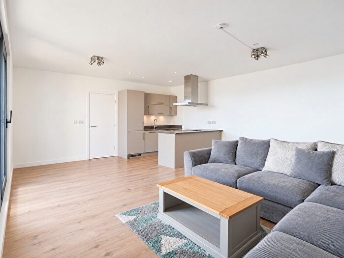 2 Bedroom Flat To Rent In Rotherhithe New Road, London, SE16