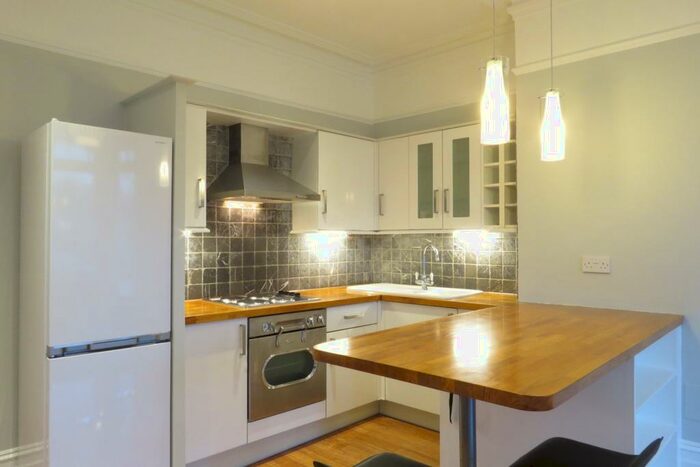 2 Bedroom Apartment To Rent In Farquhar Road, Upper Norwood, London, SE19