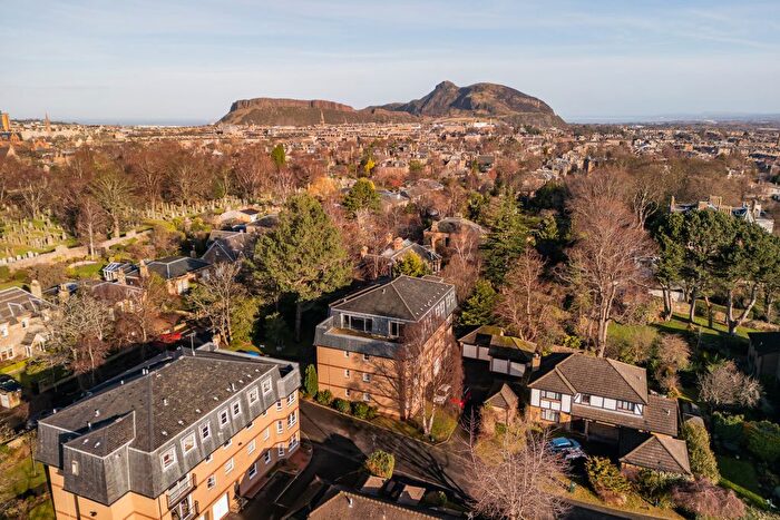 3 Bedroom Flat For Sale In / Wyvern Park, Edinburgh, EH9