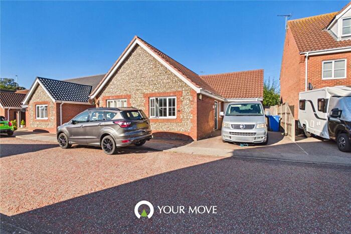 3 Bedroom Bungalow To Rent In Aspen Coppice, Lowestoft, Suffolk, NR32