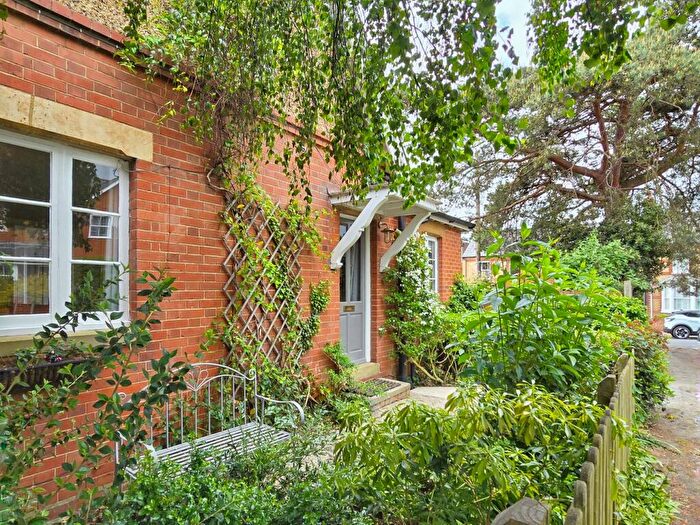 5 Bedroom Character Property For Sale In Sidney Road, Ampthill, Bedfordshire, MK45