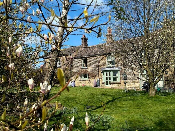 4 Bedroom Semi-Detached House To Rent In Woodhead Road, Wortley, Sheffield, S35