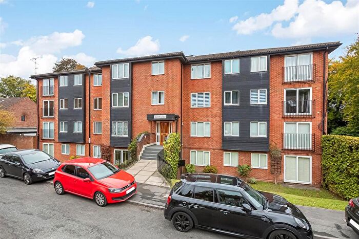 2 Bedroom Apartment To Rent In Oakhill Lodge, Reedham Drive, Purley, CR8