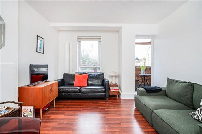 3 Bedroom Flat For Sale In Hanbury Street, Shoreditch, E1