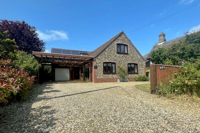 4 Bedroom Chalet For Sale In Ashburton Road, Ickburgh, IP26