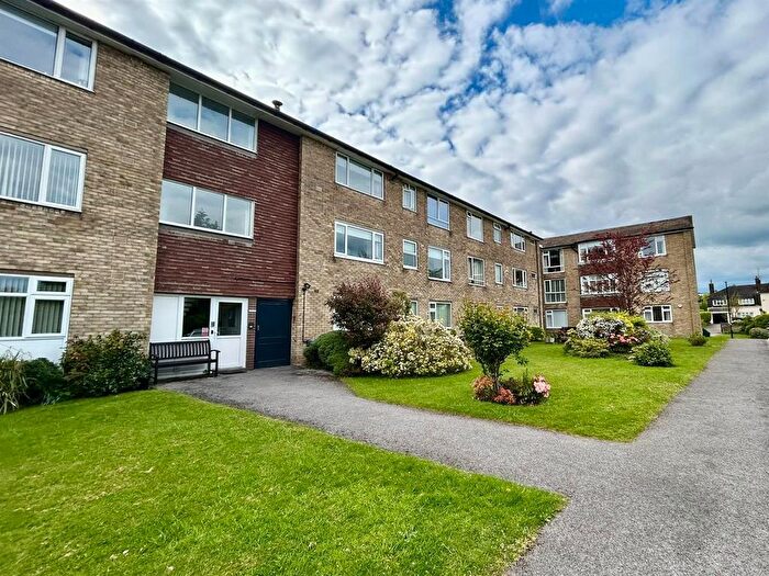 2 Bedroom Flat To Rent In Dore Road, Sheffield, S17