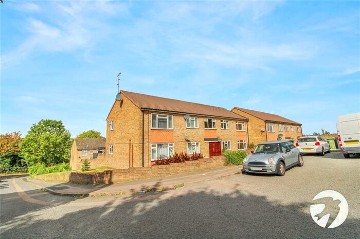 2 Bedroom Flat To Rent In Craylands Square, Swanscombe, Kent, DA10