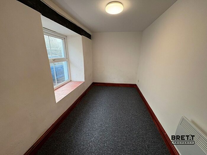 2 Bedroom Flat To Rent In A Dew Street, Haverfordwest, Pembrokeshire., SA61