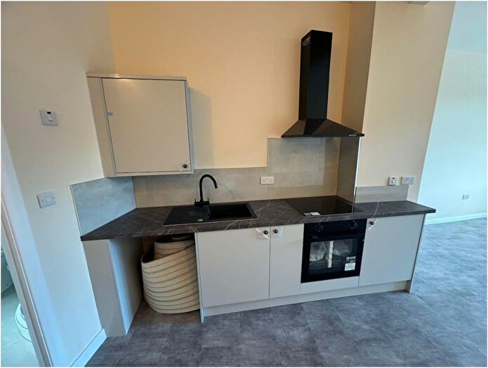 1 Bedroom Flat To Rent In Bradford Road, Huddersfield, HD1
