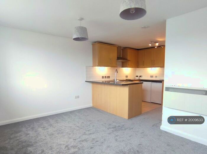 1 Bedroom Flat To Rent In Cleveland Road, Chichester, PO19