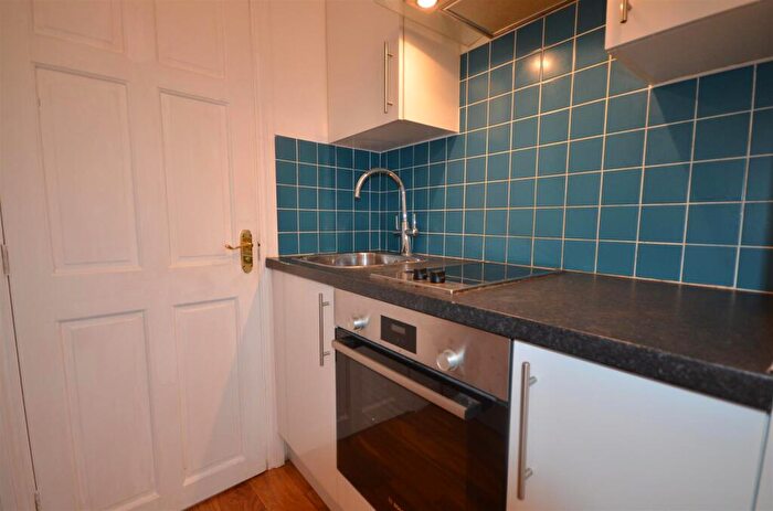 Studio To Rent In Regal Way, Harrow, HA3