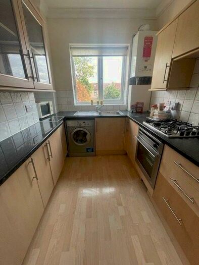 2 Bedroom Flat To Rent In Airthrie Road, Ilford, IG3