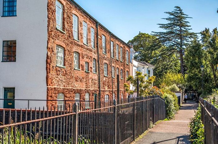 2 Bedroom Flat For Sale In Old Mill Close, Exeter, Devon, EX2