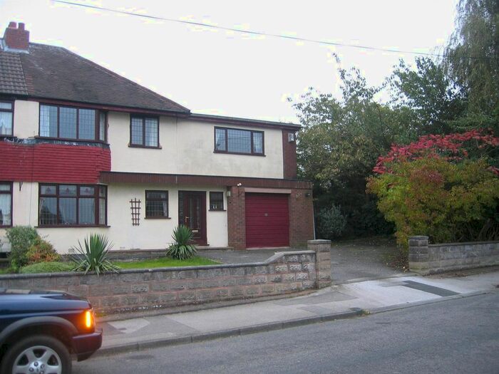 5 Bedroom Property To Rent In Commonside, Brownhills, Walsall, WS8