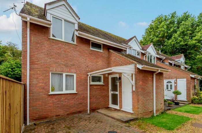 2 Bedroom House To Rent In Kerry Close, Chandler's Ford, Eastleigh, SO53