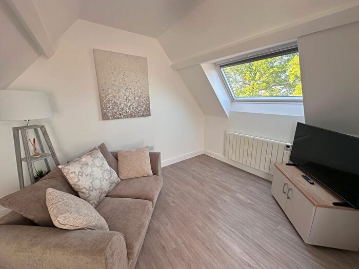 1 Bedroom Flat To Rent In Penthouse, Manor Road, DE23