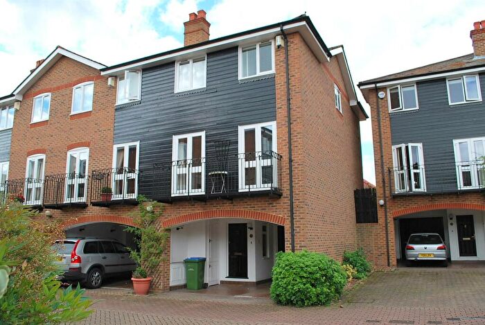 3 Bedroom Town House To Rent In Harvest Lane, Thames Ditton, KT7