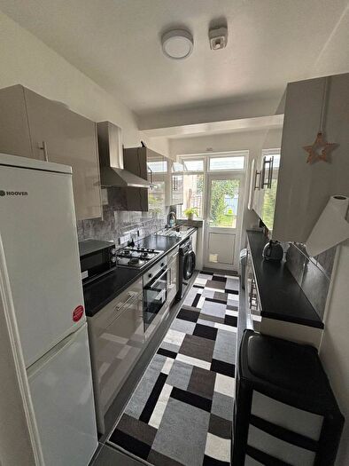 3 Bedroom Terraced House To Rent In Cotswold Gardens, Ilford, IG2