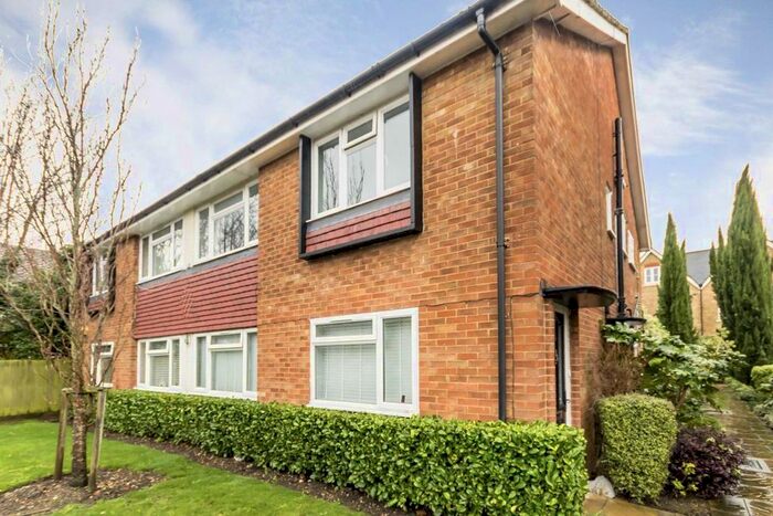 3 Bedroom Flat To Rent In Percy Road, Hampton TW12