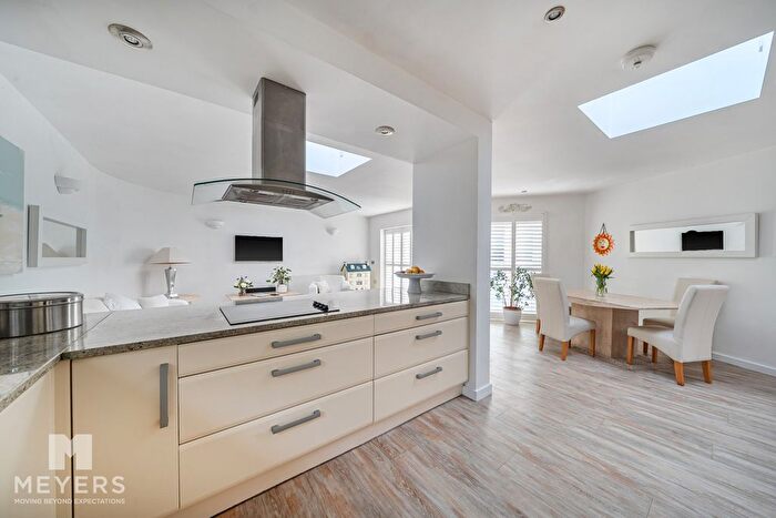 4 Bedroom Detached House For Sale In Wyatts Lane, Corfe Mullen, BH21